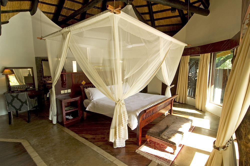 Sanctuary Sussi & Chuma Villa Livingstone Exterior photo